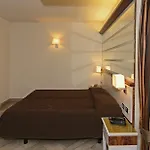 Eden Hotel 3*
